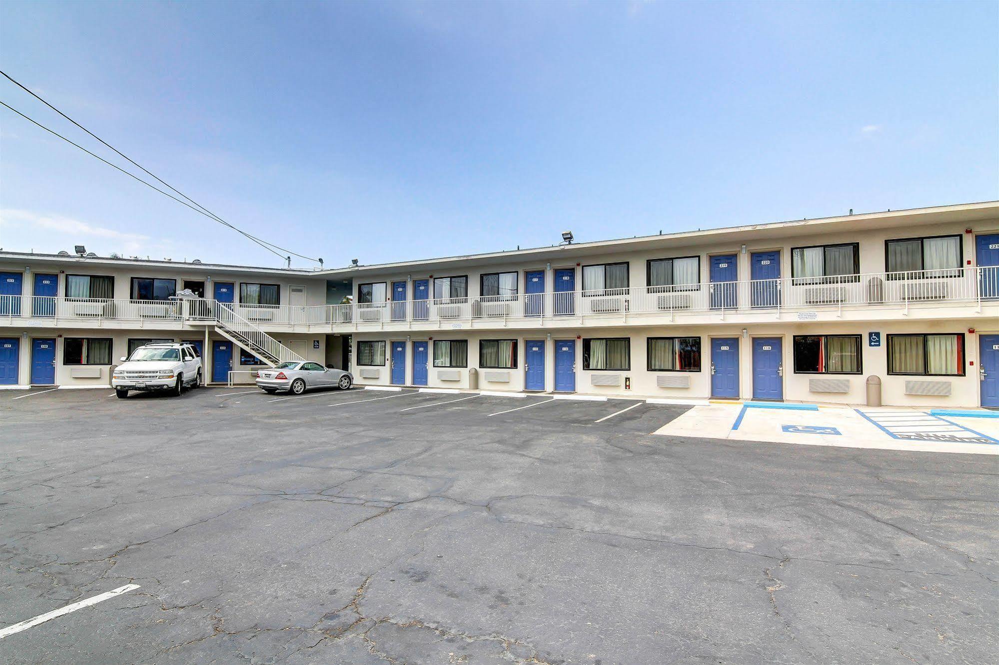 Motel 6-Santa Barbara, Ca - Beach Экстерьер фото