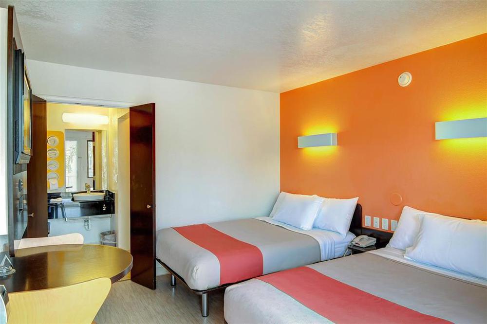 Motel 6-Santa Barbara, Ca - Beach Номер фото